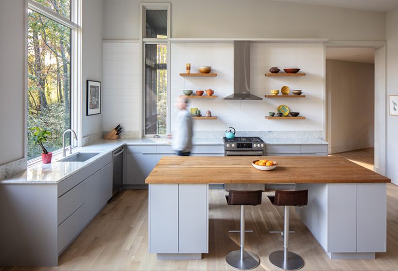 Swannanoa minimalist home kitchen